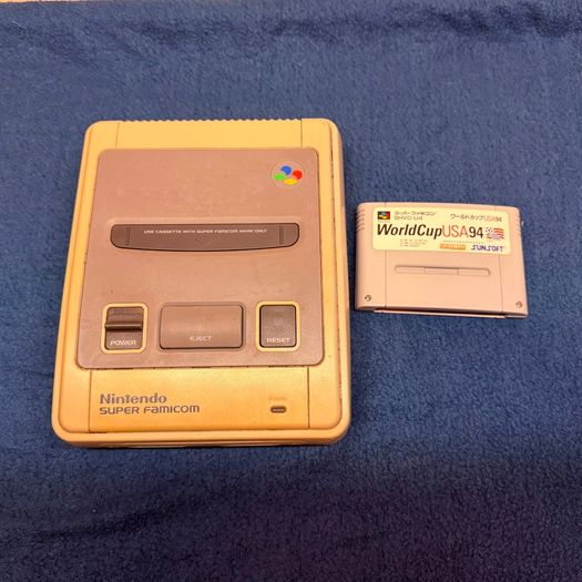 Nintendo Super Famicom Japanese SNES version with game