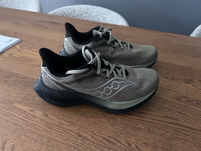 Saucony Endorphin Speed 5 UK Size 7 Brand New