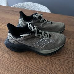 Saucony Endorphin Speed 5 UK Size 7 Brand New