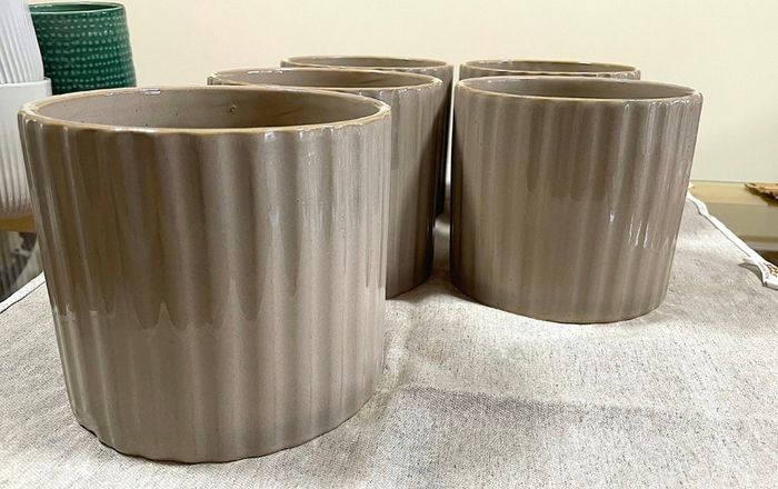 Ceramic Flower pots (2 lots)