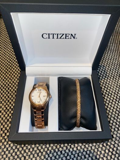 Citizen Eco drive solar powered Watch women's brand new