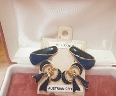 2 pairs 9 ct. gold Australian crystal earrings