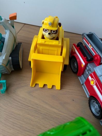 PAW Patrol Rescue Vehicles & Figures Bundle Set (8 Pups & Vehicles)