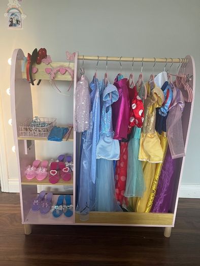 Girls Dress Up