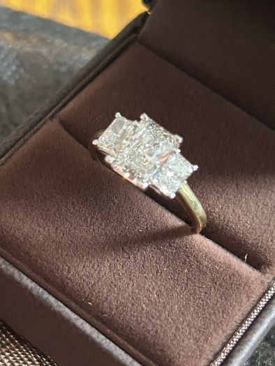 Beautiful brand new diamond engagement ring