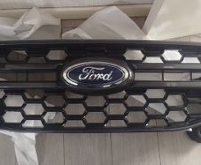 NEW IN BOX Ford Ranger Front Grille (2022-2026)