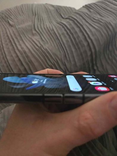 Samsung galaxy flip 4