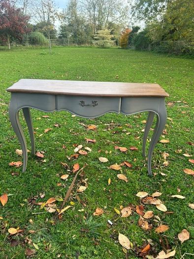 Hall Console