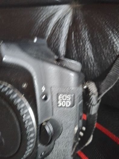canon  50 d  body only battery included