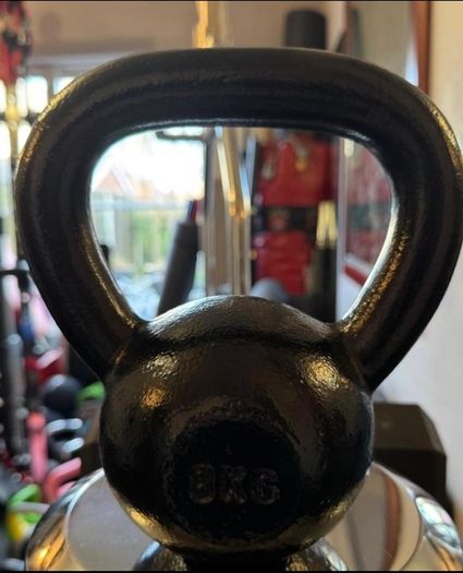 8KG Cast Iron Kettlebell