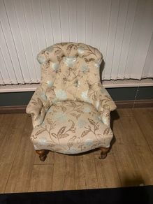 Victorian Style Button Back  Armchair  Solid Wood Legs with Castors