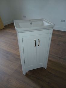 500mm Vanity and porcelain sink