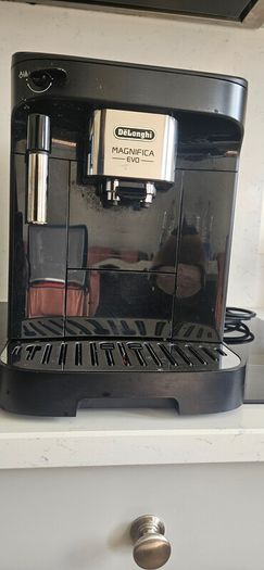 Delonghi Magnifica Evo Coffee Machine