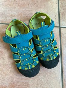 Kids sandals