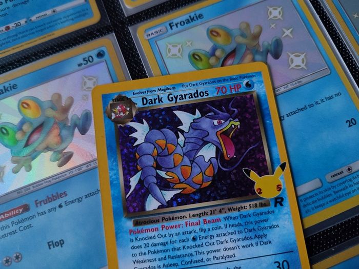 Dark Gyarados ! Holo Rare ! 25th Anniversary Issue ! from Celebrations Set ! 2021 ! Pokemon Card !