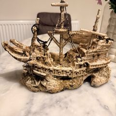 Shipwreck Aquarium Decoration
