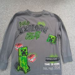boy's long sleeves top. Age7/8