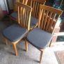 4 chairs and table Image 2