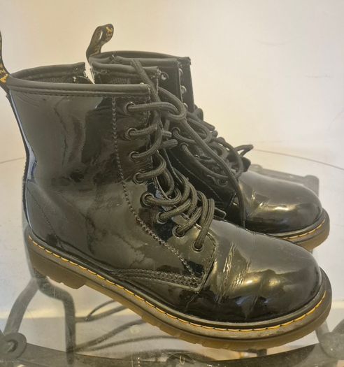 dr martens (docs) black patent