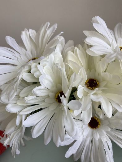 BNWT 2 Stems of artificial Gerbera