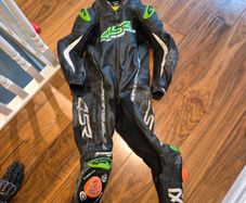 Leathers,boots,gloves,back,chestprotector,airbag
