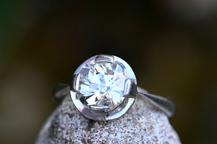 Large Art Deco 1.8ct Diamond Solitaire Ring - Platinum