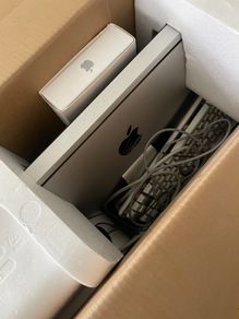 Apple iMac 21.5in Intel Core i3 Original Box