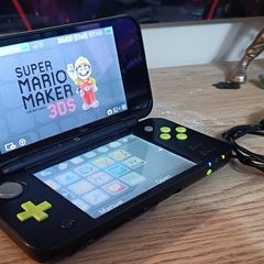 Nintendo New 2DS XL - Black and Lime Green