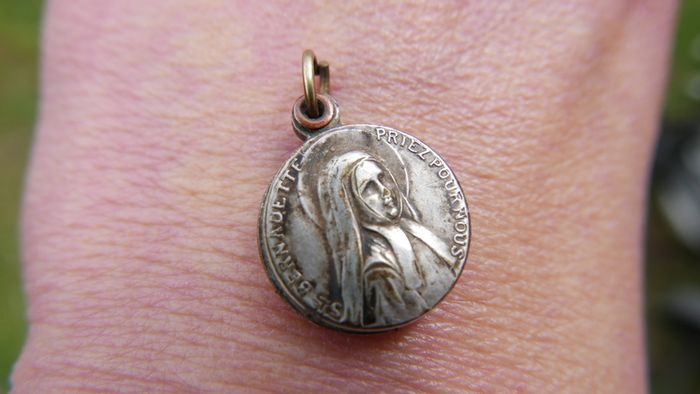 Vintage St Bernadette Sliding Medal with Tissue Relic--Vintage/Antique Round Reliquary/Theca Necklace Pendant--Lourdes Soubirous Saint Catholic