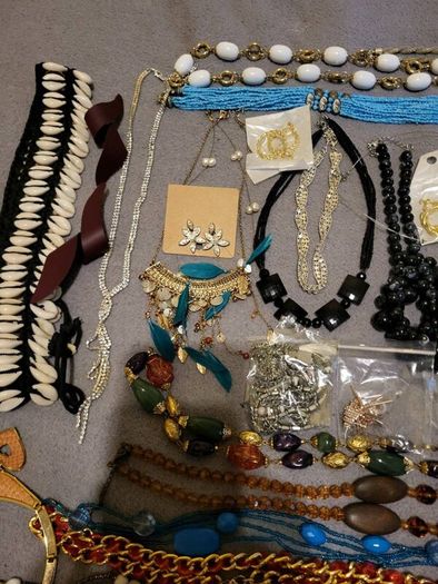 72 Piece Mixed Jewellery Job Lot / Bundle  40