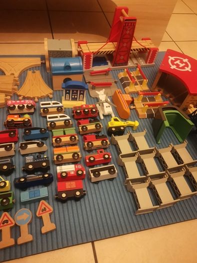 Large Wooden Track Set