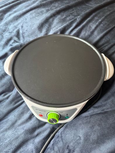 Albino crepe maker