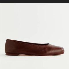 Reformation flats