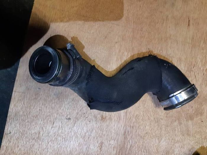 AUDI A4  (8ED, B7) 2.0 TDI air hose suction pipe 8E0145790D