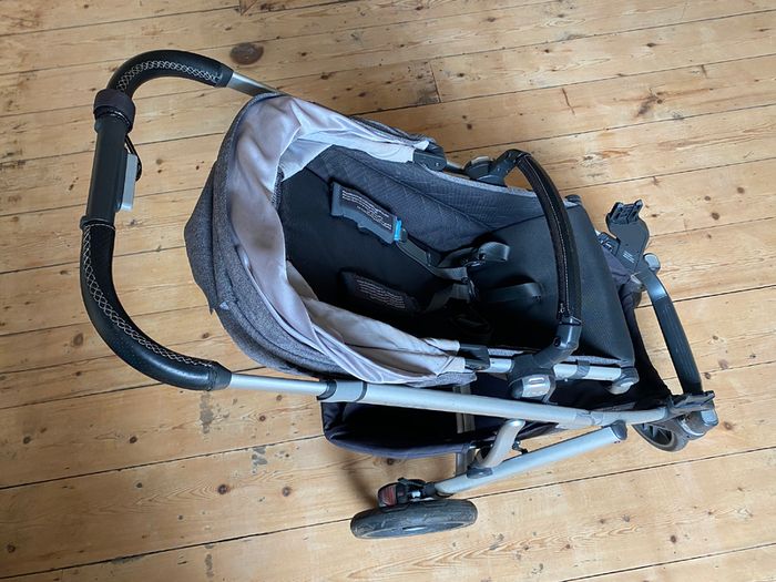 Uppa Baby Travel System (Buggy, Carrycot, Adapters, Booklet, Accessories & Original Carry Bag)