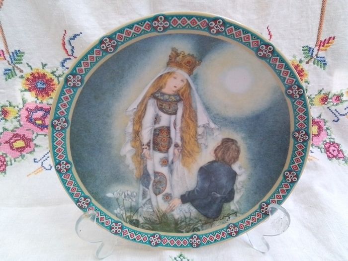 Sulamith Wulfing Vintage Display Plate