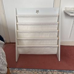 Picture book shelf