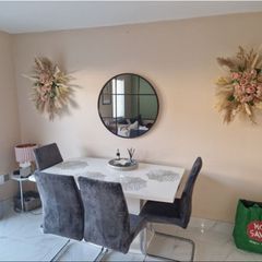 white high gloss dining table
