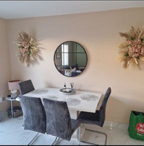 white high gloss dining table