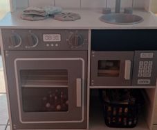 Toy kitchen