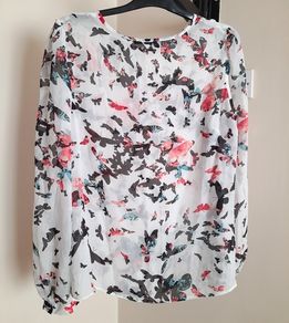 BNWT Lovely Shiffon Top size 16