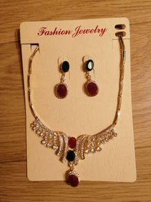 Jewellery Necklace and Earrings Set Stunning New on Card