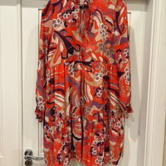 Ladies dress