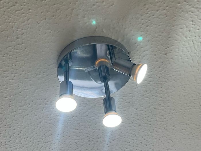 Ceiling lightning