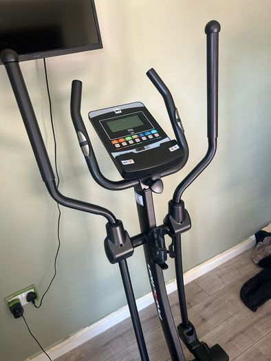 Cross Trainer
