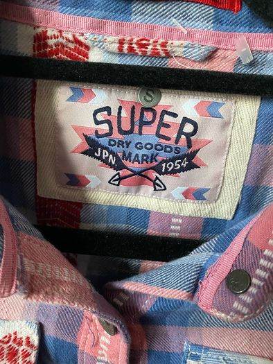Superdry shirt for women in very good condition. Size: S.