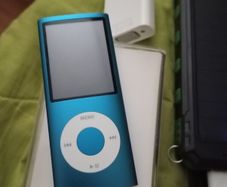 apple shuffle & iPod.