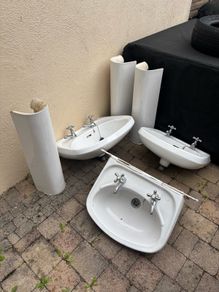 Sinks & Pedestal x 3