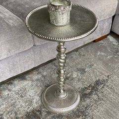 2 coffee tables