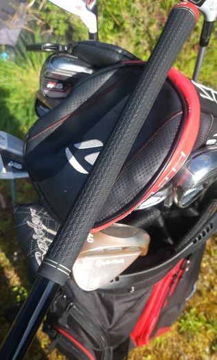 Set of Taylormade Clubs